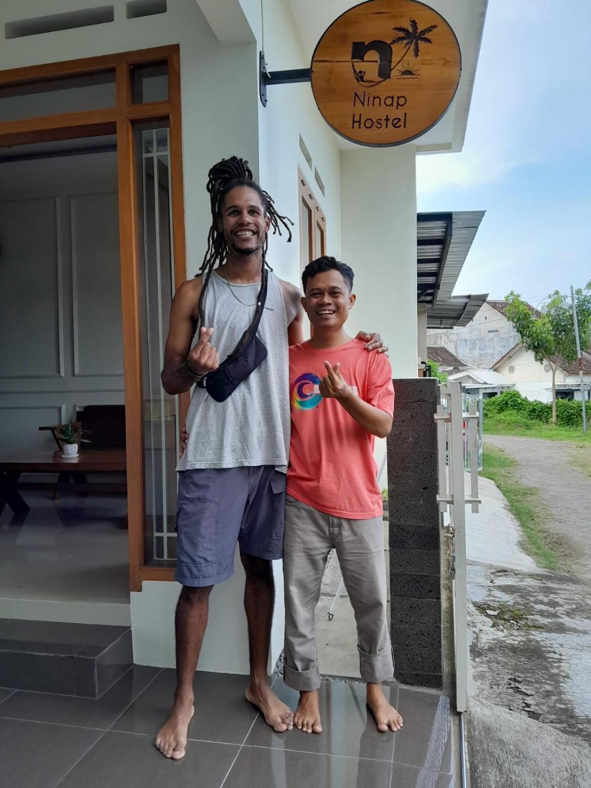 Ninap Hostel Banyuwangi  Eksteriør billede